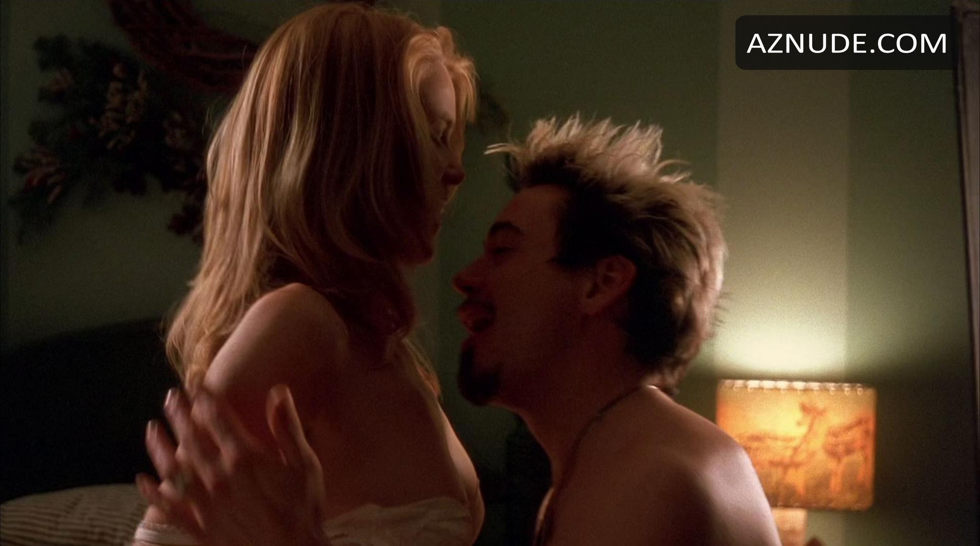 Claudia Schiffer in Friends & Lovers, photo 26