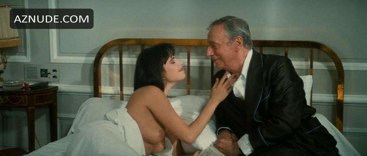 Mathilda May in Trois places pour le 26, photo 7