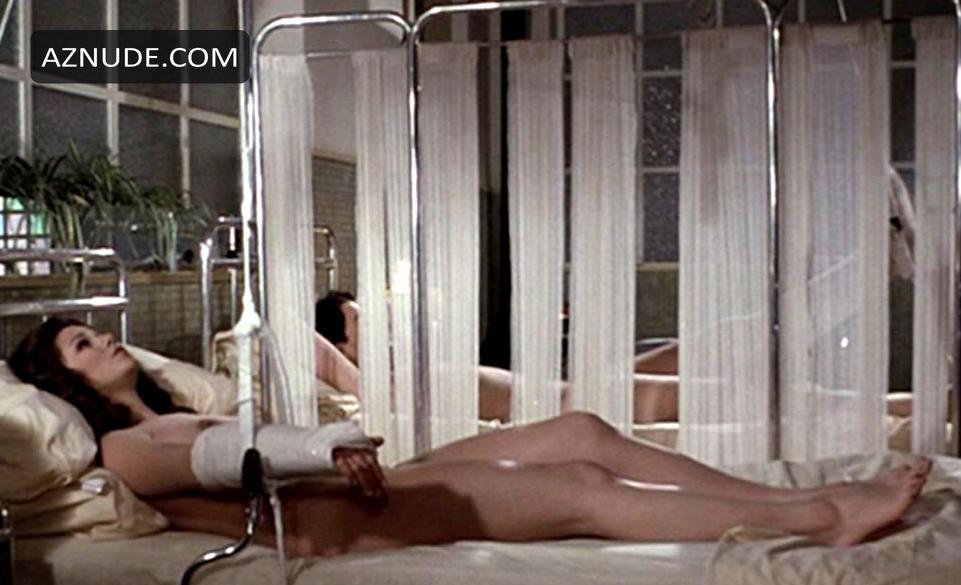 Agostina Belli in Conviene Far Bene L'amore, photo 2