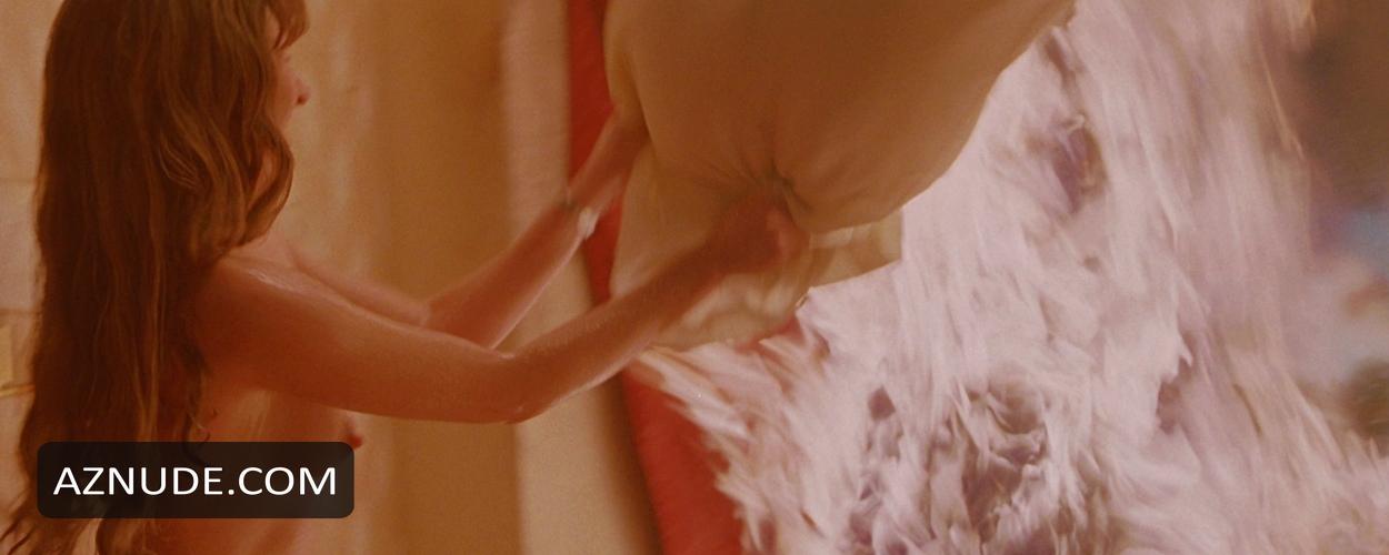 Marisa Johnston in Go, photo 2