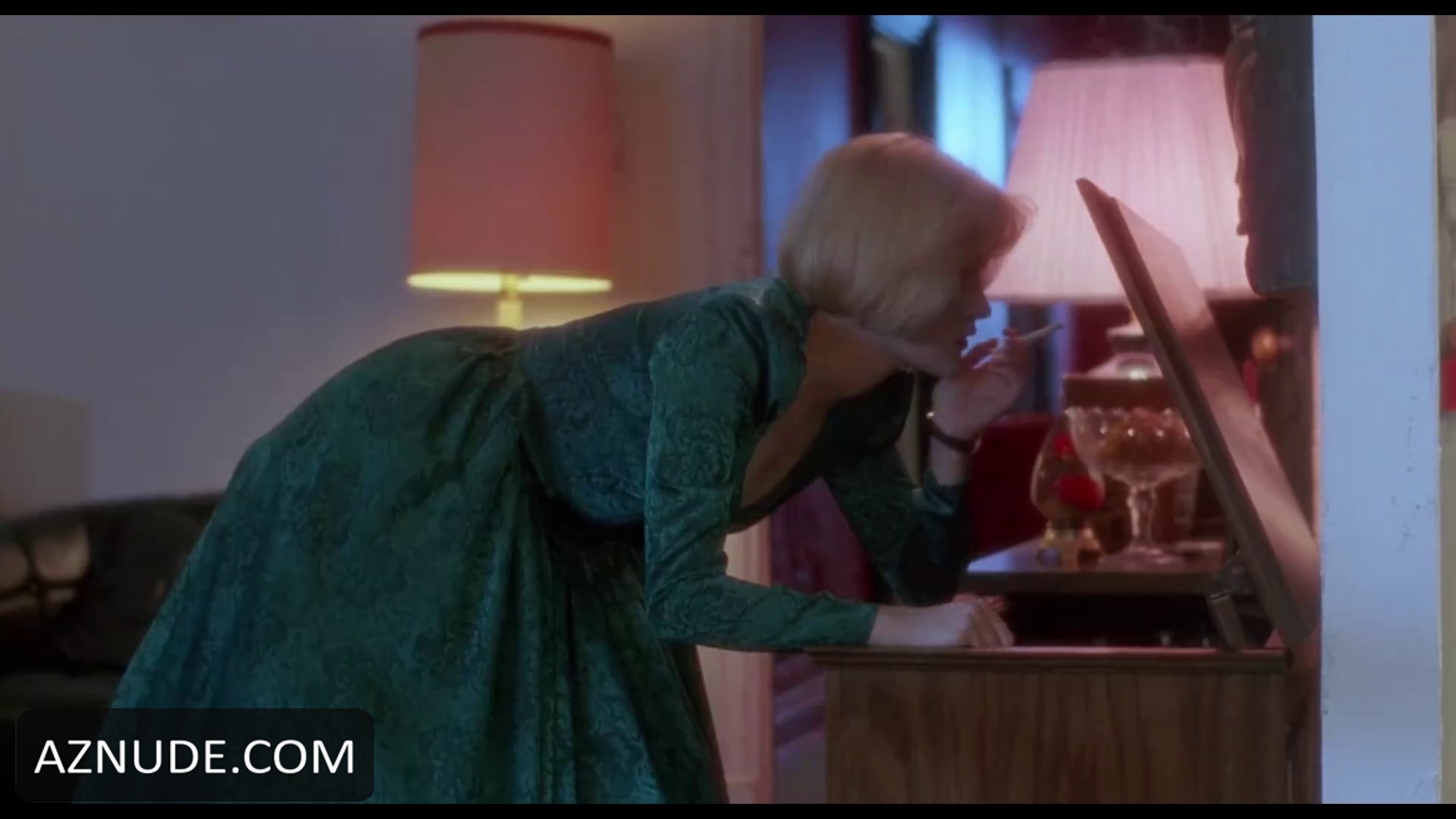 Jennifer Jason Leigh in Heart Of Midnight, photo 7