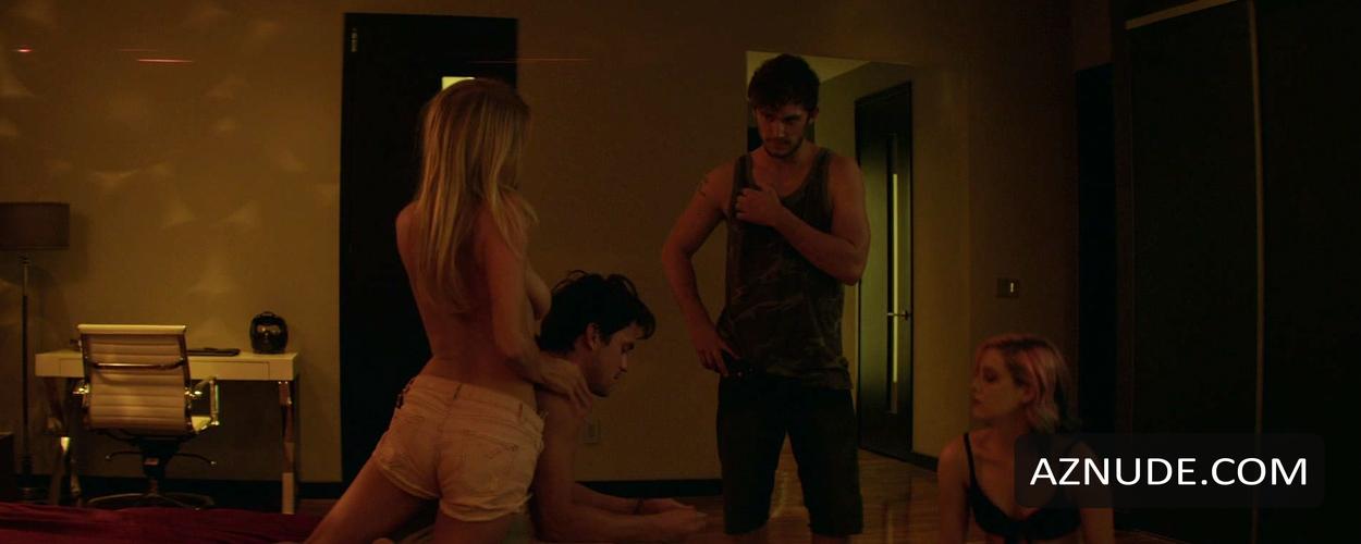Mircea Monroe in Magic Mike, photo 5