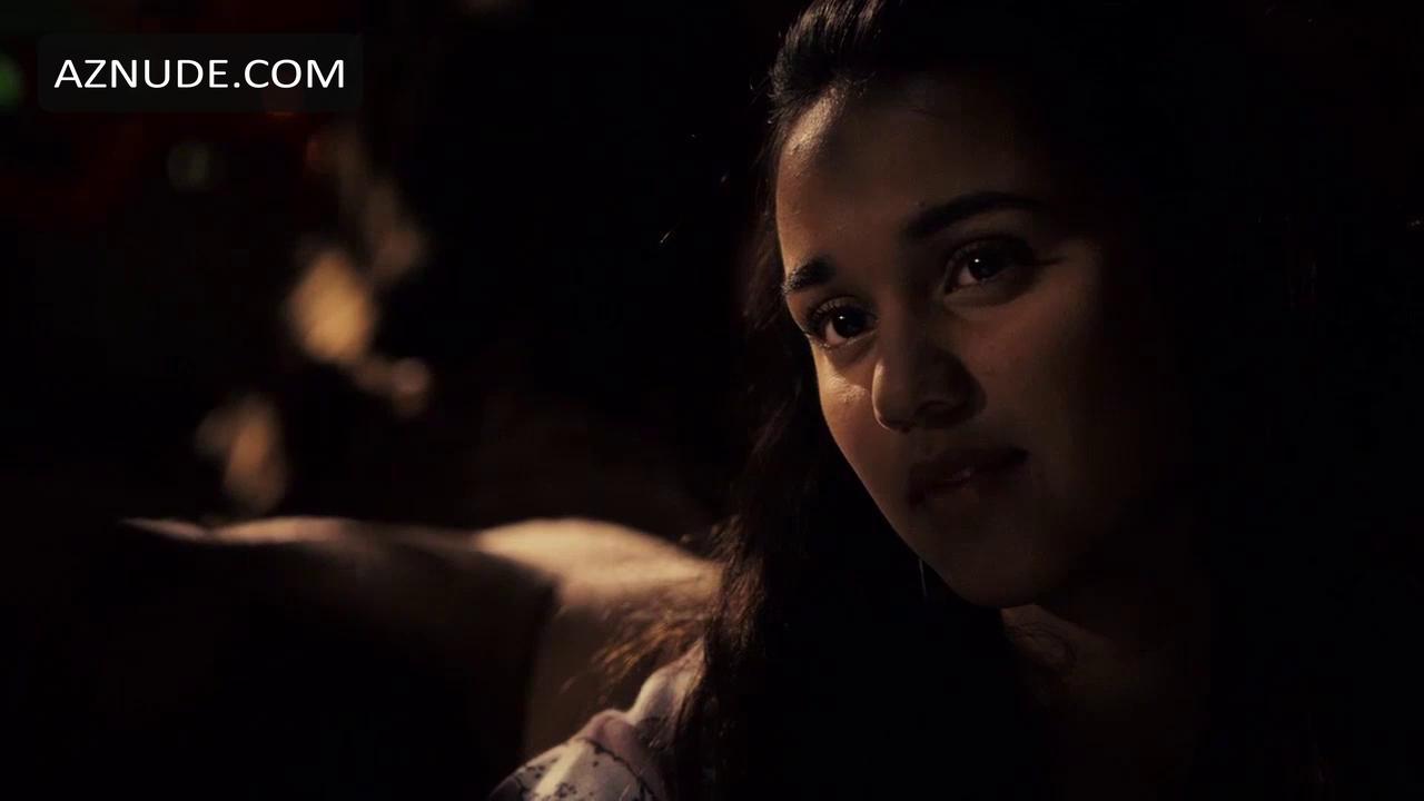 Summer Bishil in Towelhead, photo 13