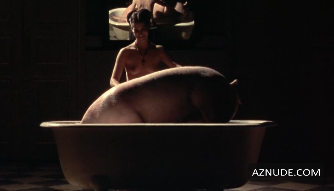 Amanda Plummer in 81/2 Women, photo 8