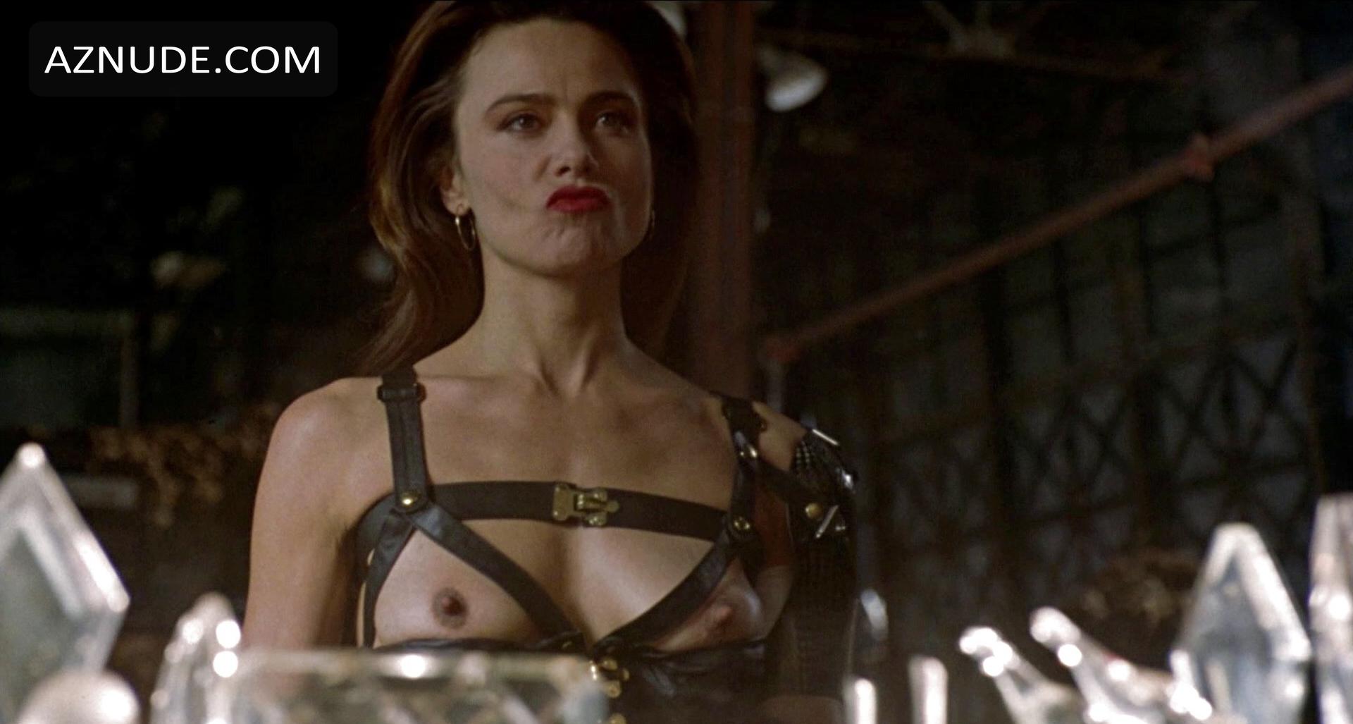 Lena Olin in Romeo Is Bleeding, photo 3