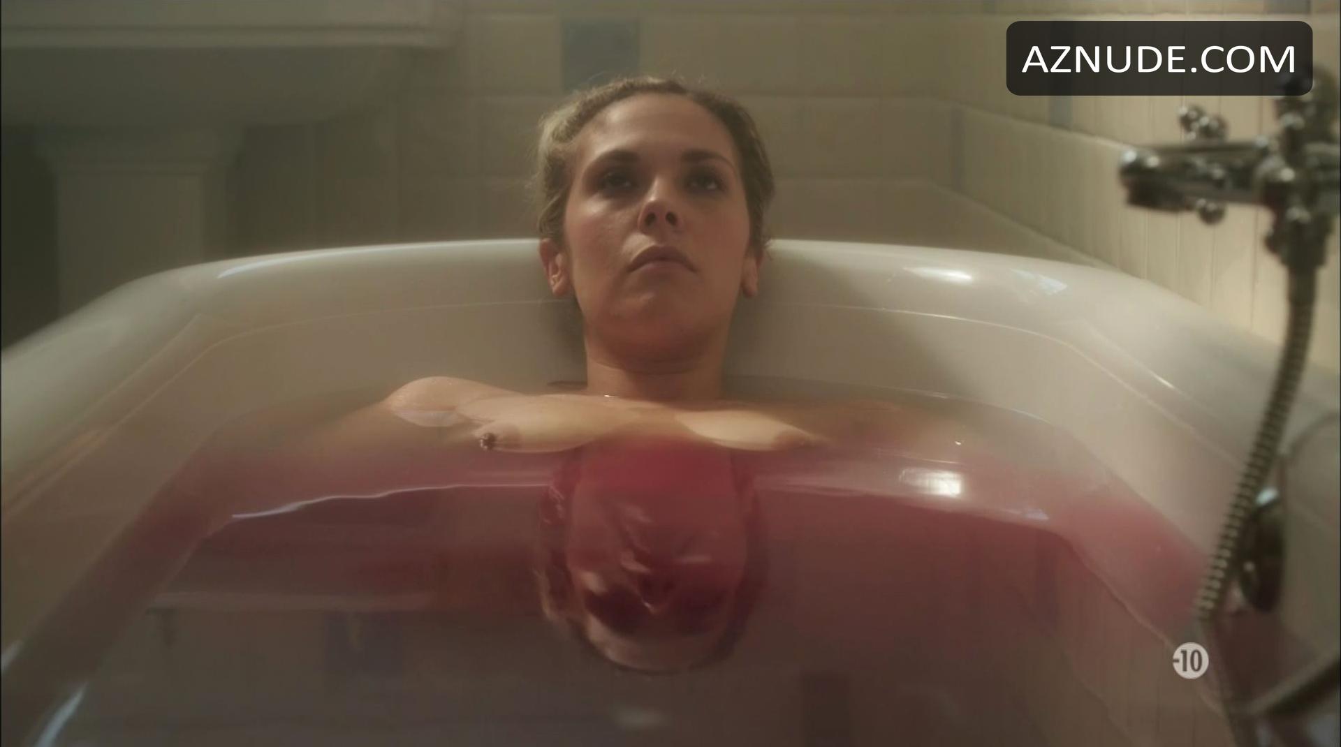 Alysson Paradis in Q.i., photo 2