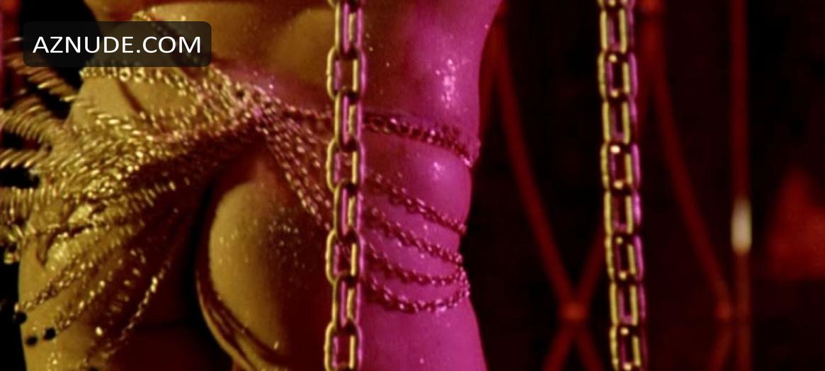 Nieves Navarro in Death Walks On High Heels, photo 3