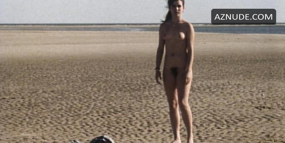 Katya Berger in Tales Of Ordinary Madness, photo 4