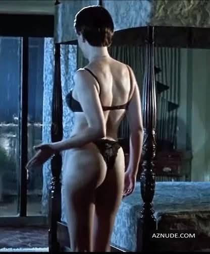 Jamie Lee Curtis in True Lies, photo 37