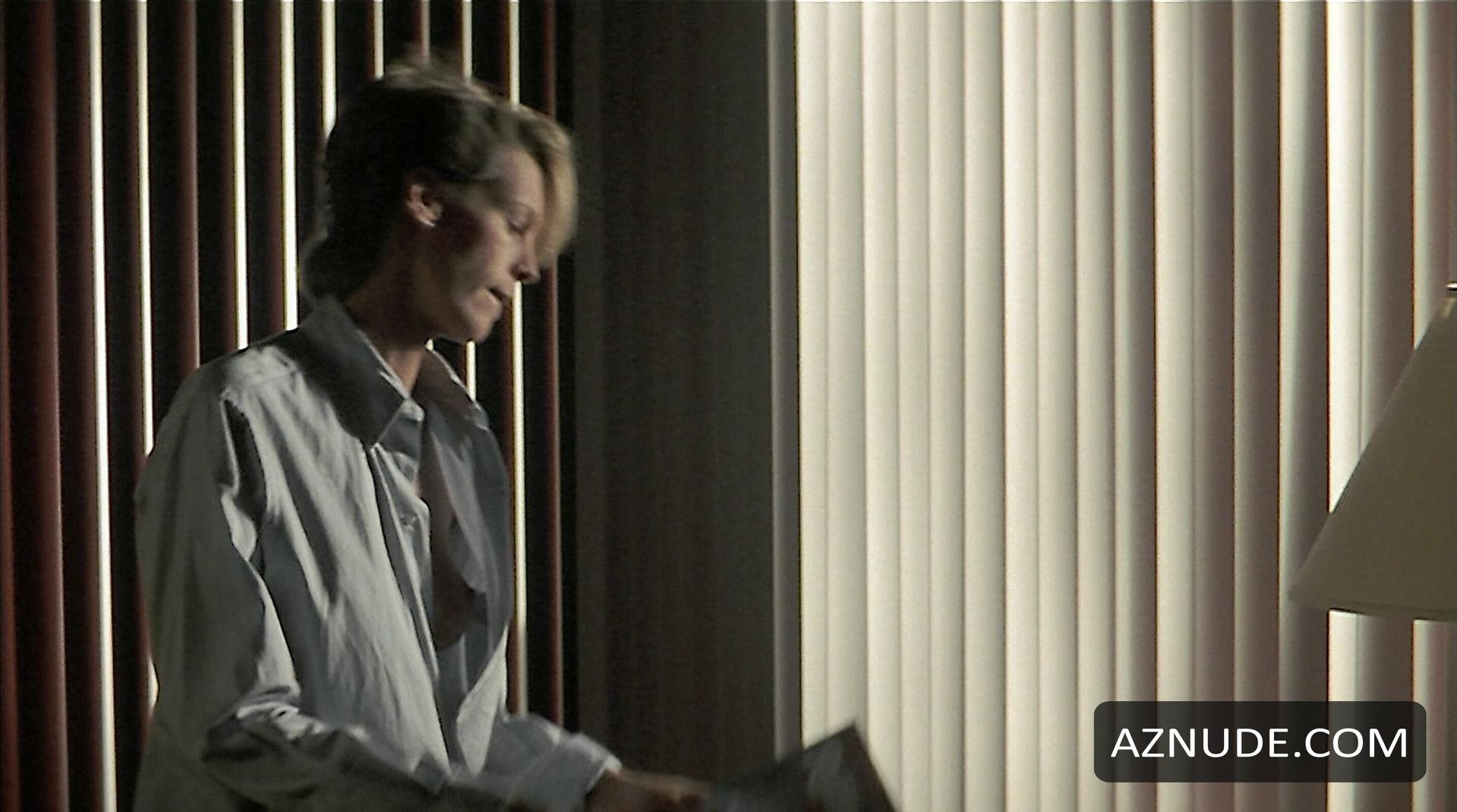 Jamie Lee Curtis in Perfect, photo 1