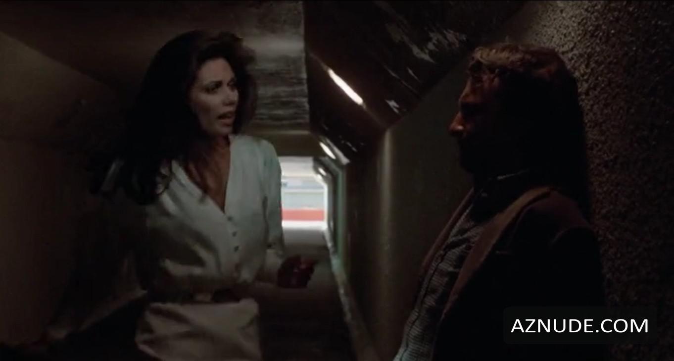 Deborah Shelton in Body Double, photo 9