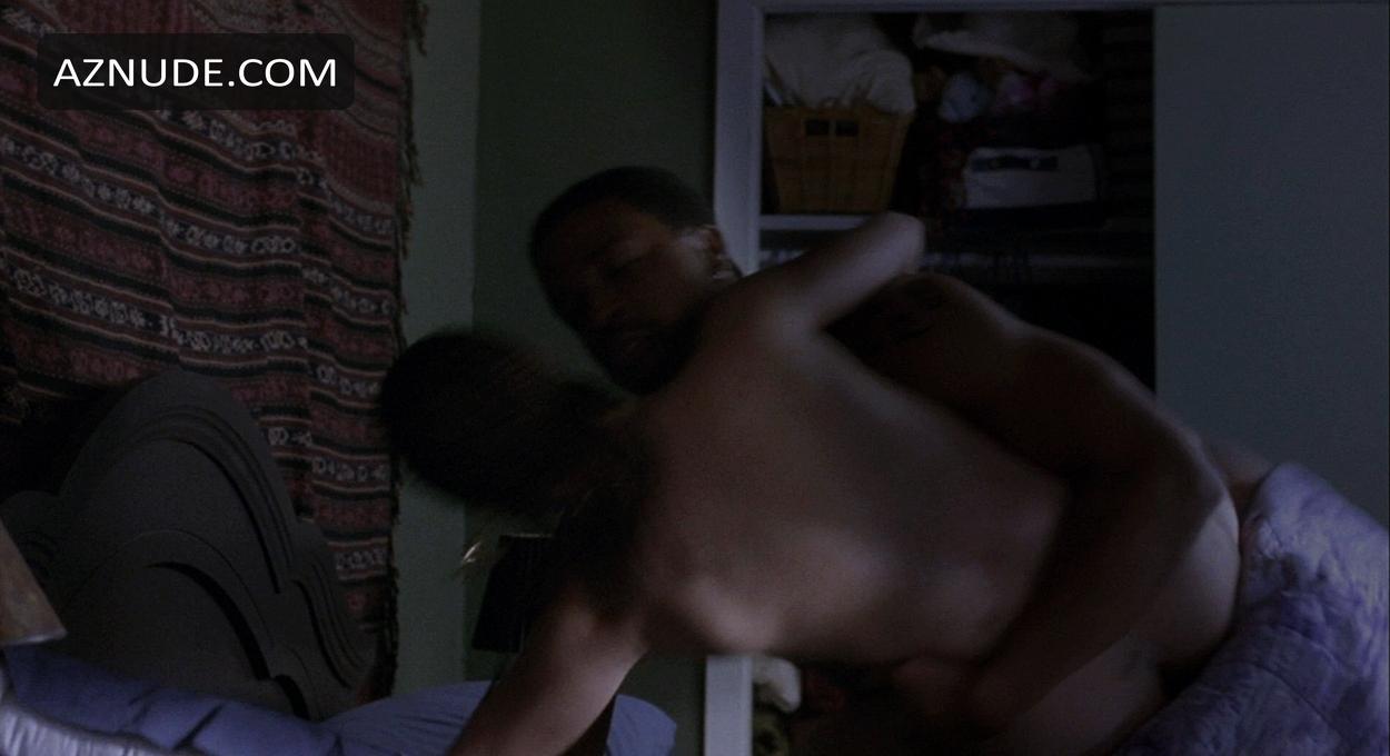Mena Suvari in Stuck, photo 4