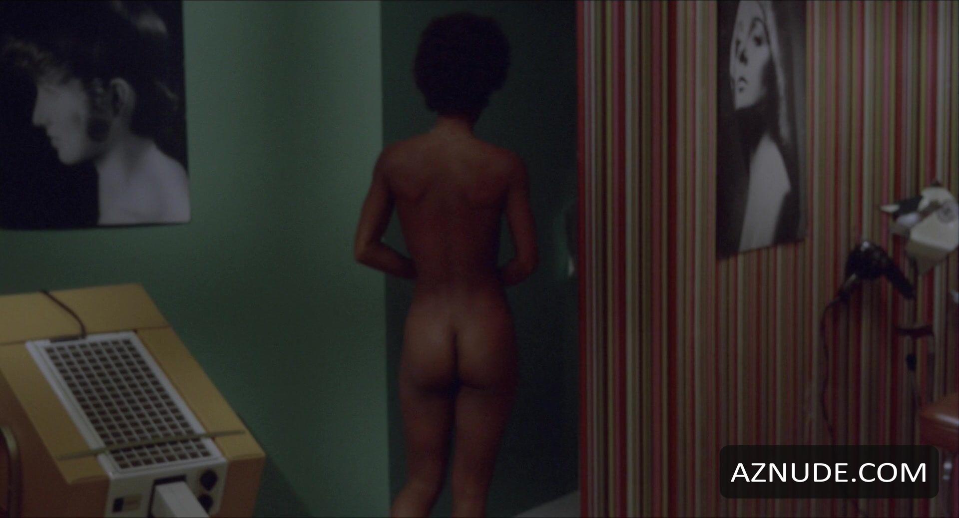 Tanya Boyd in Black Shampoo, photo 53