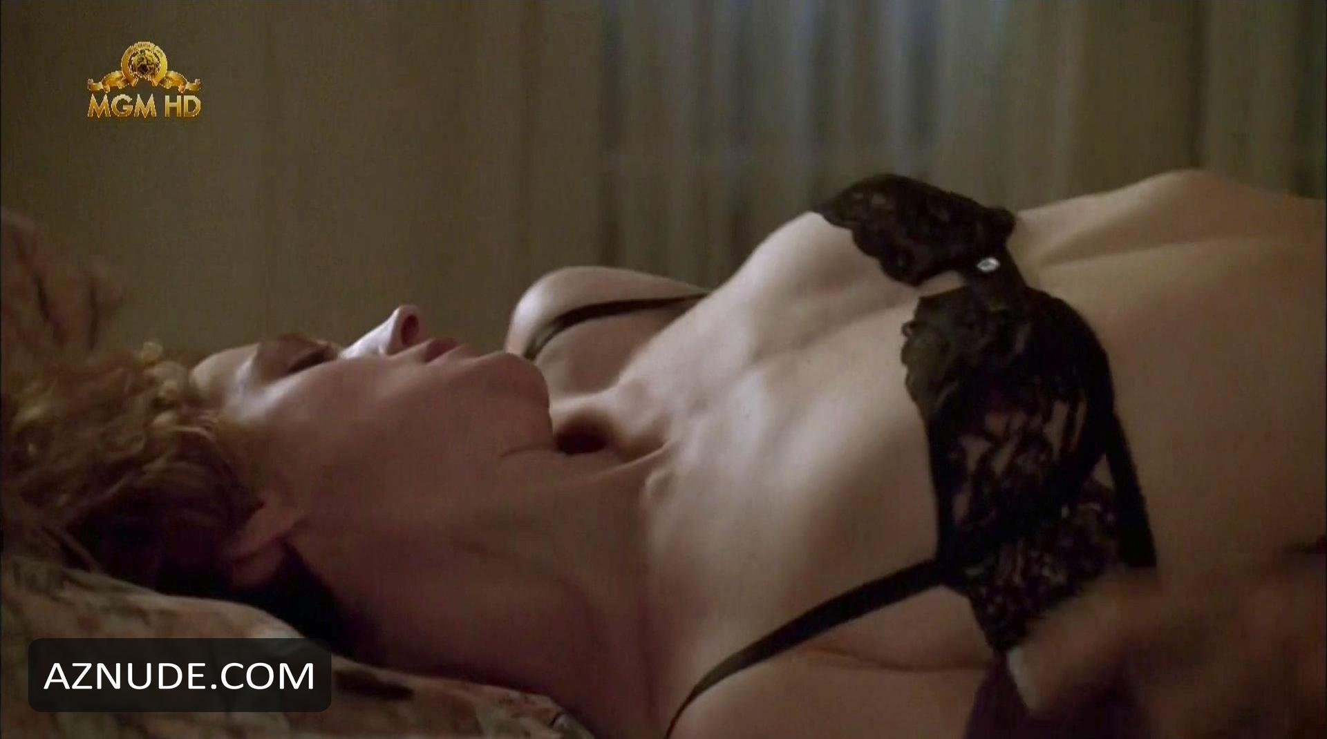 Sean Young in Sketch Artist, photo 1