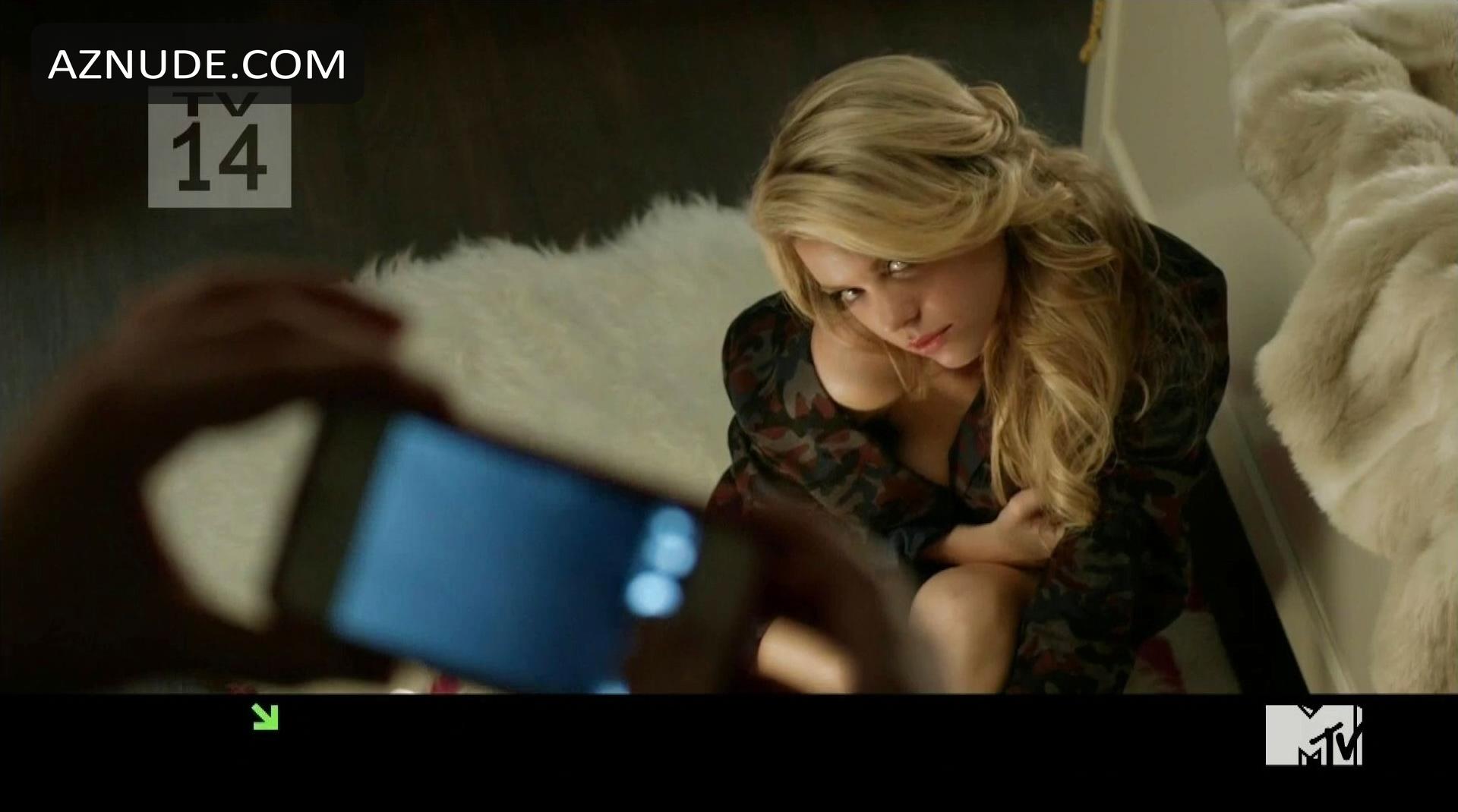 Faking It (2014-) in Faking It (2014-), photo 0