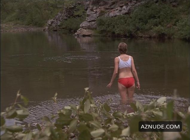 Kim Dickens in The White River Kid, photo 2