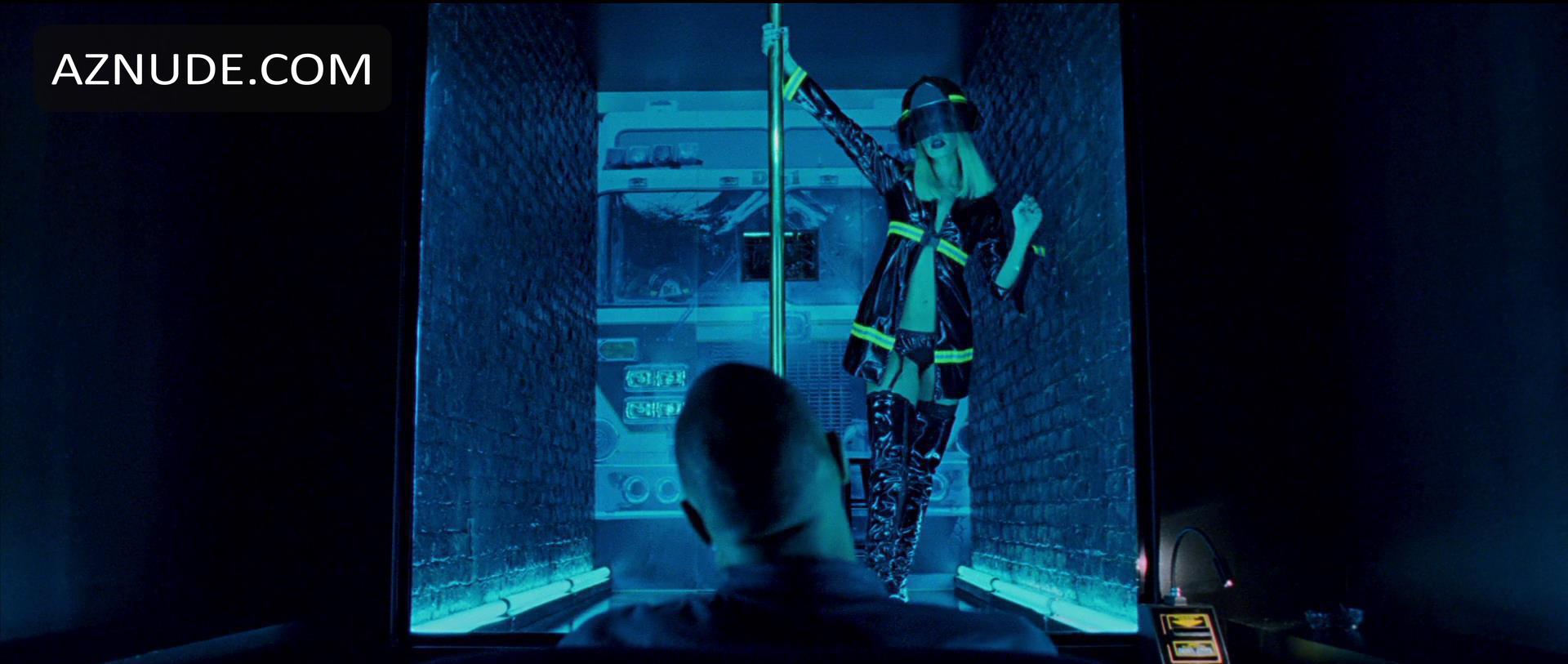 Ashley Scott in Walking Tall, photo 22