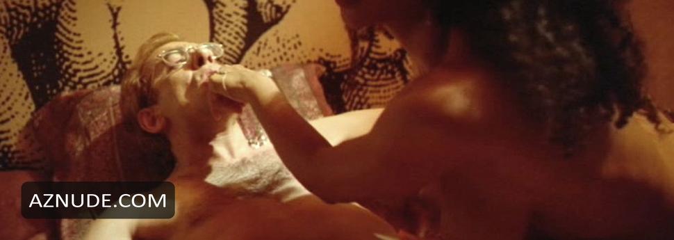 Vicenta N'dongo in Airbag, photo 6