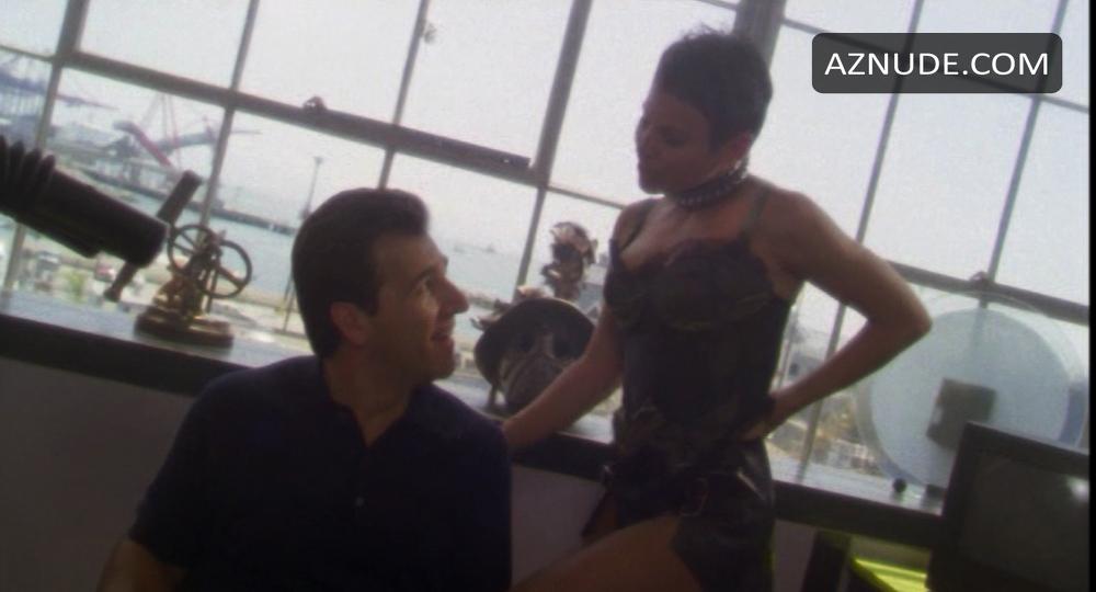 Natalie Raitano in V.i.p., photo 1