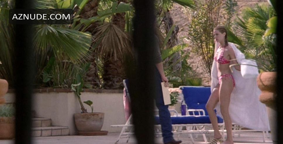 Megan Ward in Tick Tock, photo 4