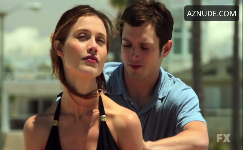Gabriella Pession in Wilfred, photo 5