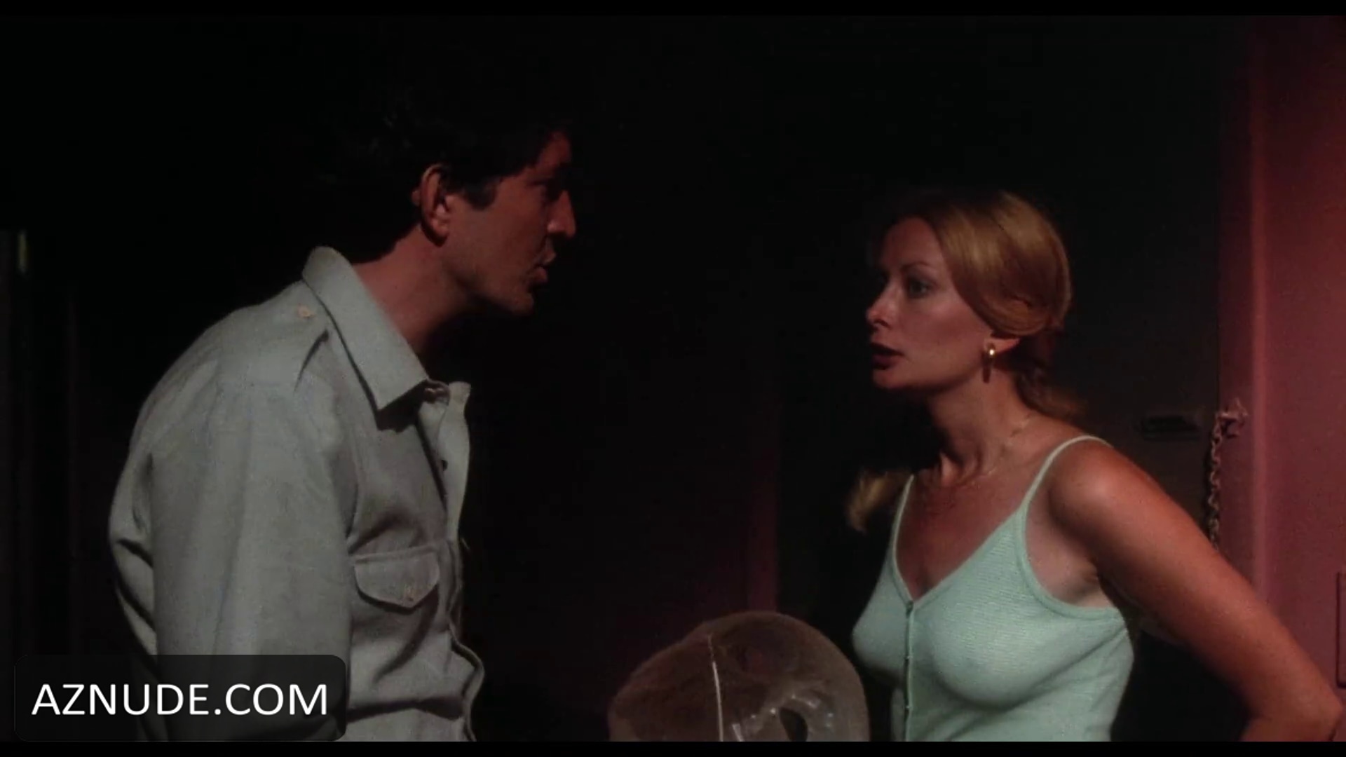 Gwen Lewis in Eyes of a Stranger, photo 6