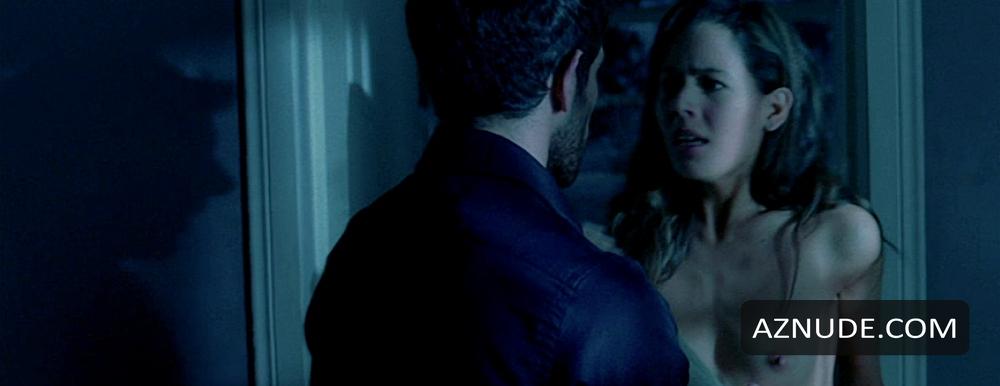 Martina Garcia in The Hidden Face, photo 3