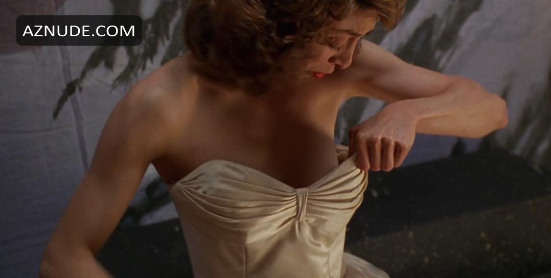 Illeana Douglas in Grace of My Heart, photo 5