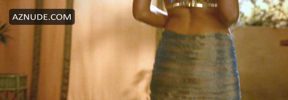 Monica Bellucci in Asterix & Obelix: Mission Cleopatre, photo 8