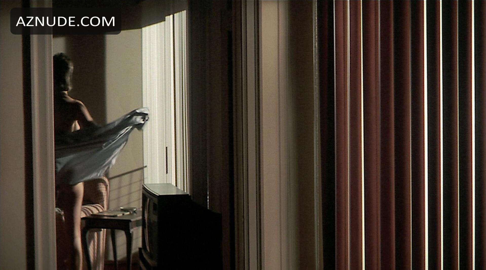 Jamie Lee Curtis in Perfect, photo 6