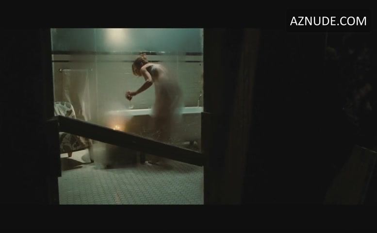 Hilary Swank in The Resident, photo 13