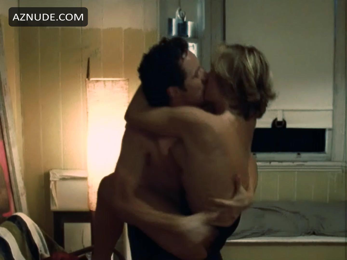 Tottie Goldsmith in Fire, photo 44