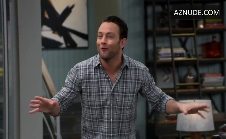 Emily Osment in Young & Hungry (2014-), photo 45