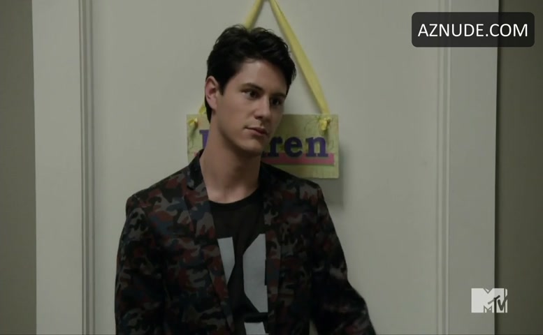 Faking It (2014-) in Faking It (2014-), photo 4