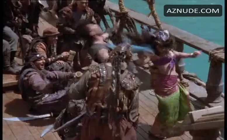 Renee O'Connor in Xena: Warrior Princess, photo 30