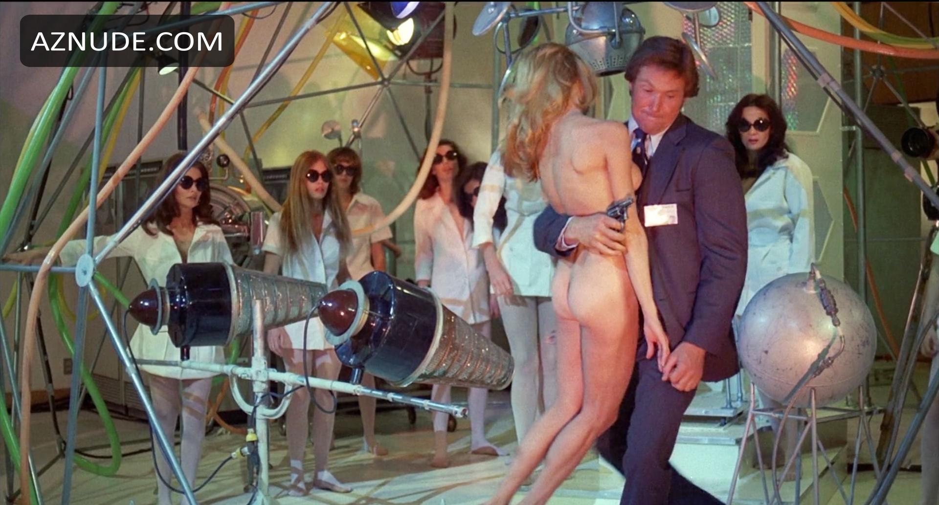 Victoria Vetri in Invasion Of The Bee Girls, photo 25