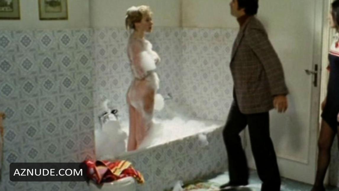Paola Quattrini in The Case Of The Bloody Iris, photo 1