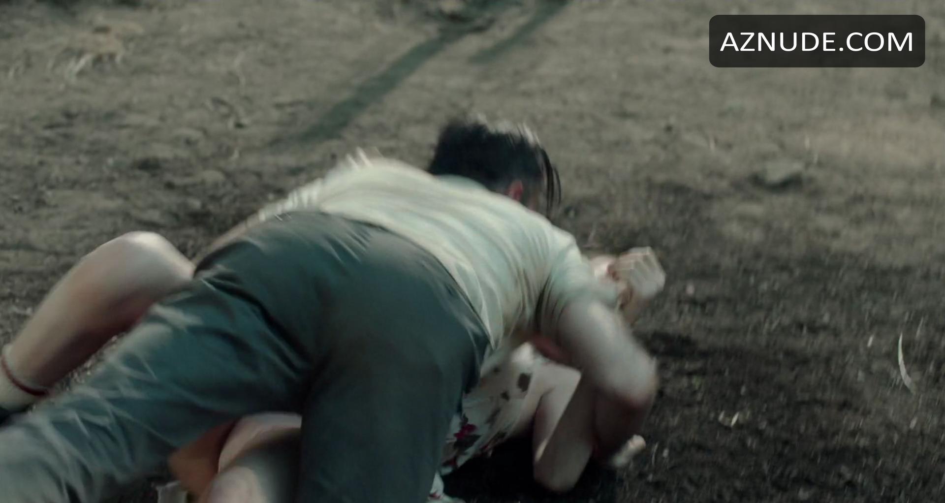 Evan Rachel Wood in Into the Forest, photo 5