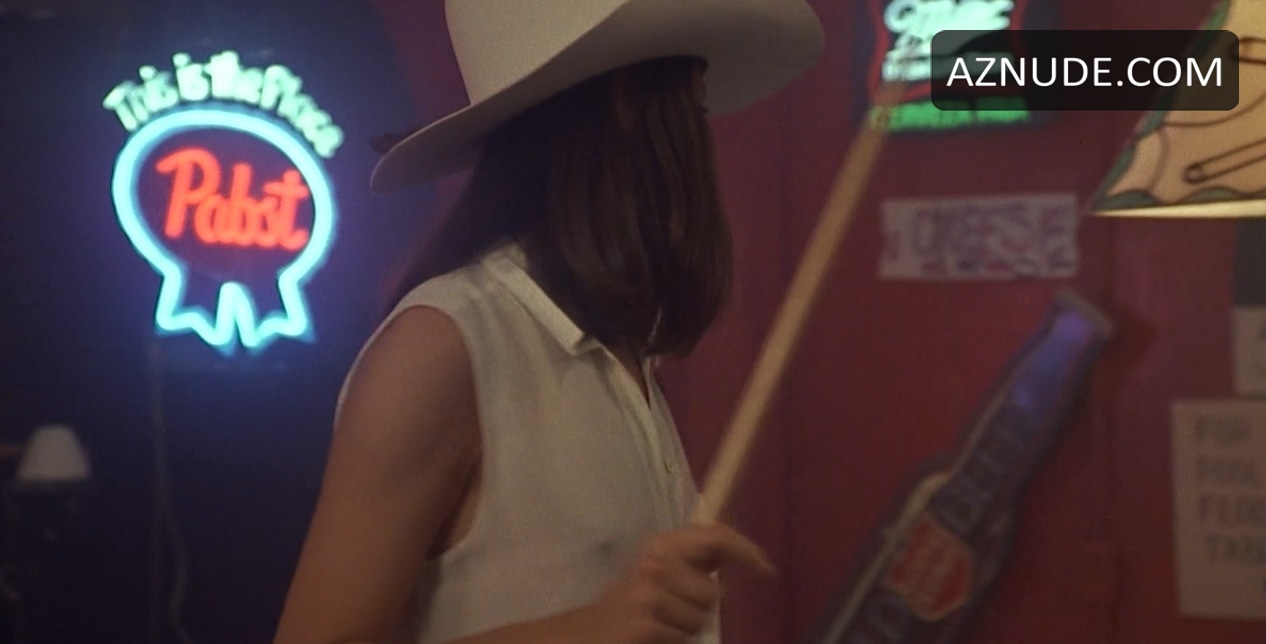 Linda Fiorentino in Beyond the Law, photo 26