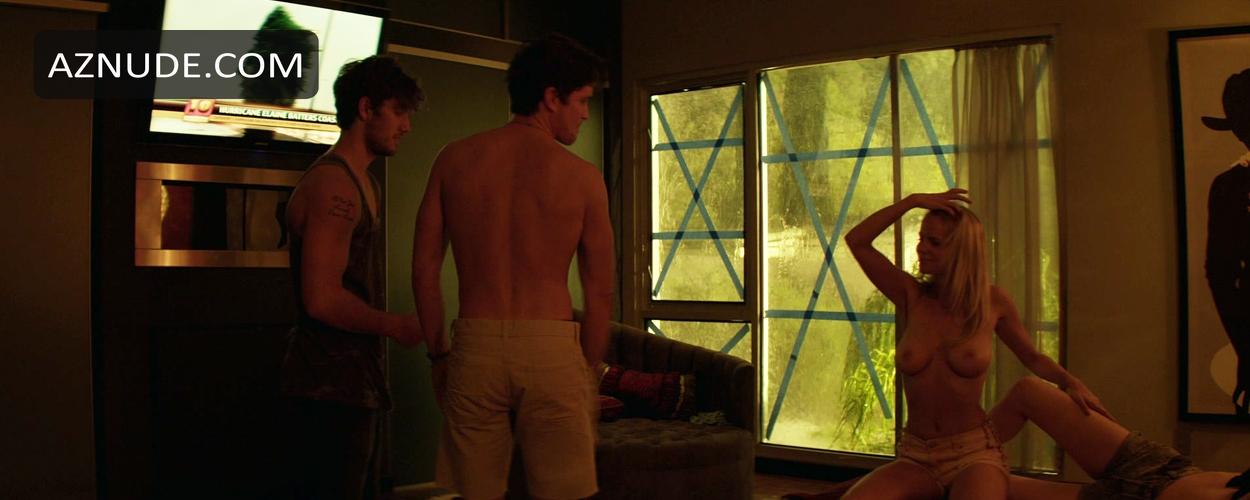 Mircea Monroe in Magic Mike, photo 3