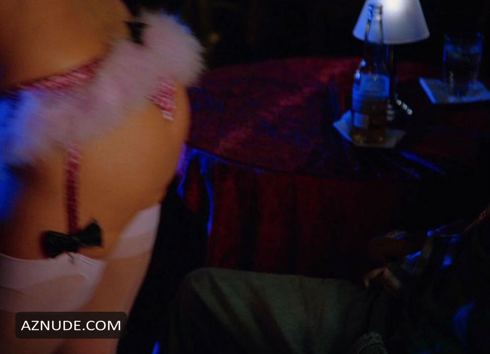 Angie Everhart in Cloud 9, photo 6
