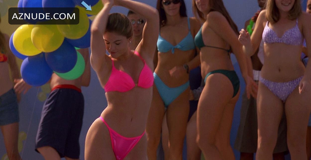Jodi Lyn O'Keefe in She's All That, photo 1