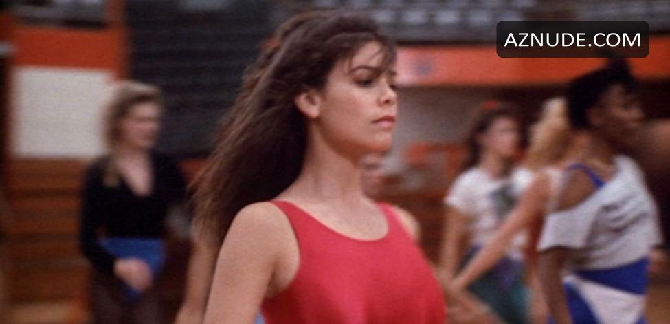 Meredith Salenger in Dream A Little Dream, photo 4