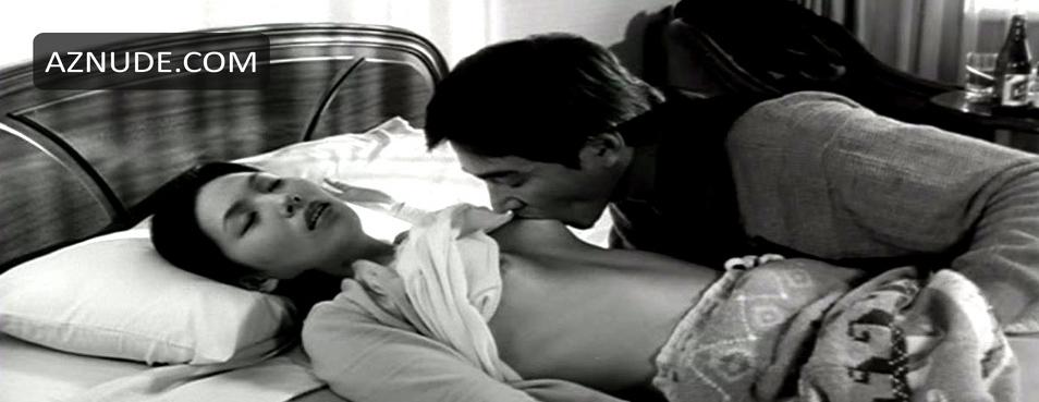 Eun-joo Lee in Virgin Stripped Bare by Her Bachelors, photo 3
