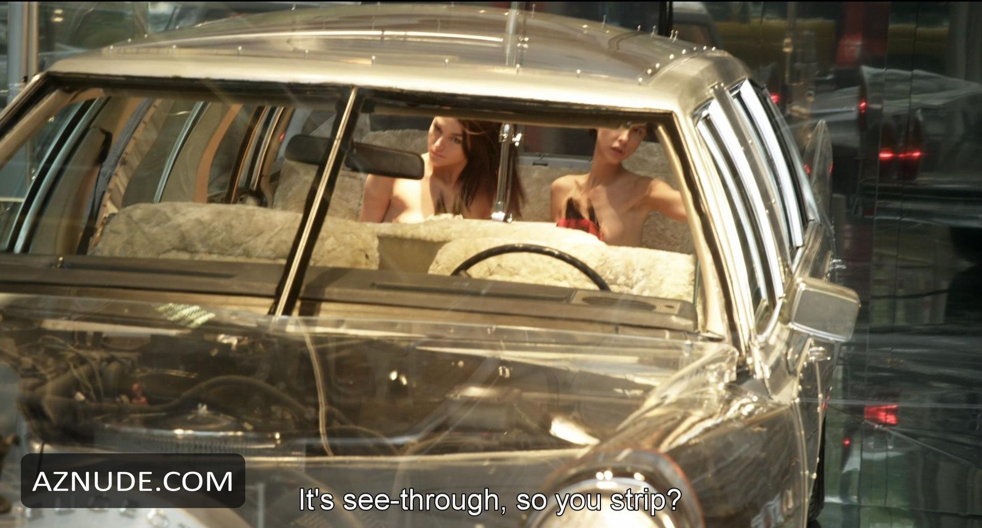 Laura Cieplik in Mood Indigo, photo 2