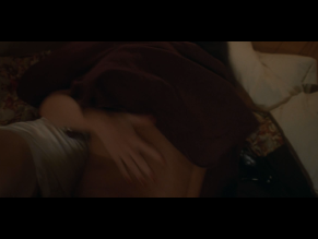 Jennifer Jason Leigh in Skipped Parts, photo 11