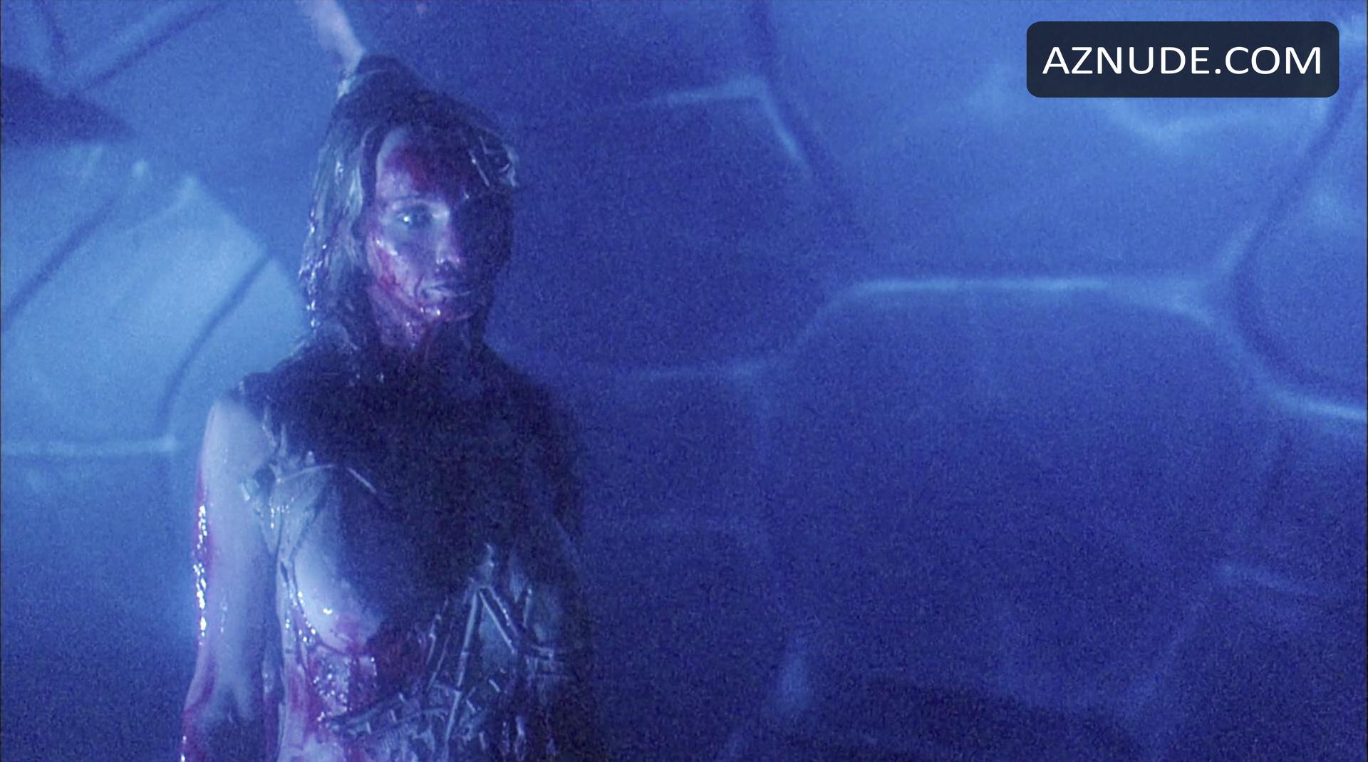 Taaffe O'Connell in Galaxy of Terror, photo 36