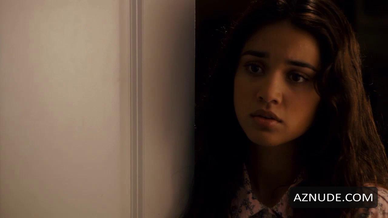 Summer Bishil in Towelhead, photo 16