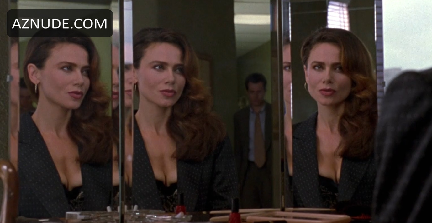 Lena Olin in Romeo Is Bleeding, photo 33