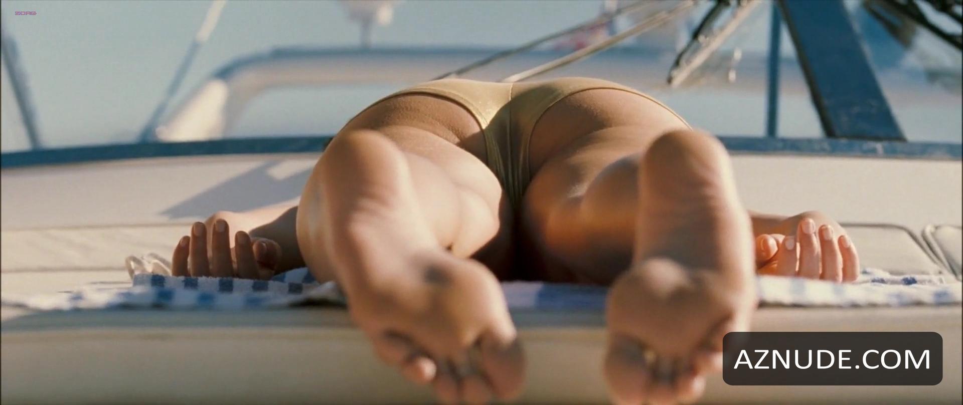 Ashley Scott in Into The Blue, photo 34